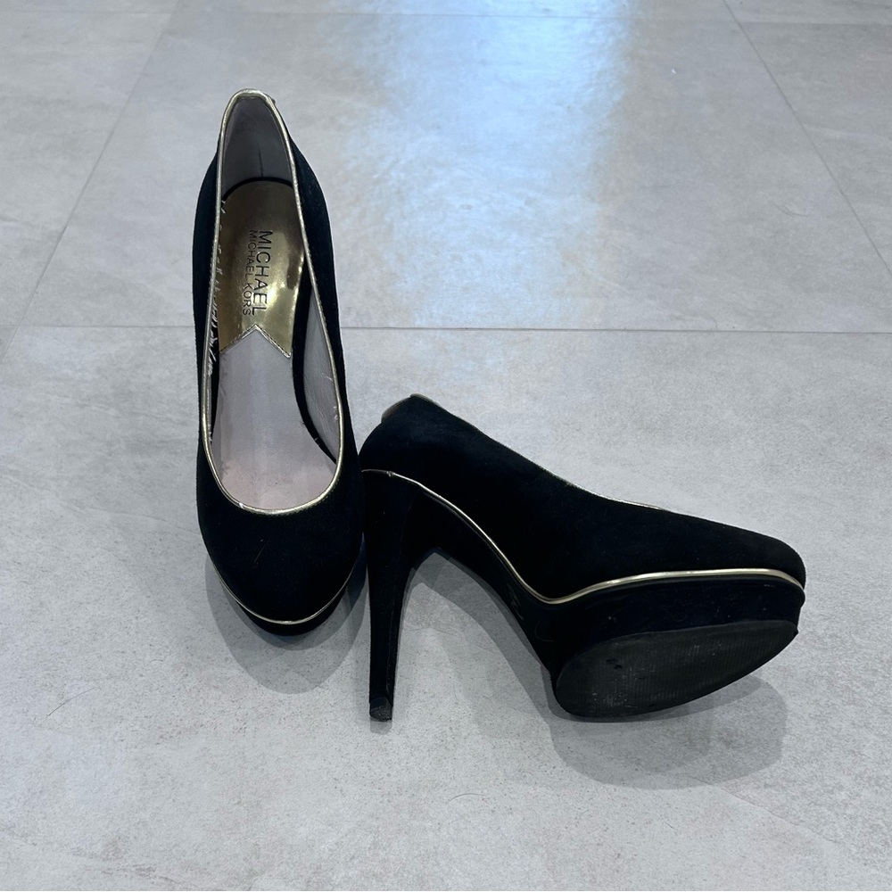 Michael Kors Black Suede High Heel Pumps size 6